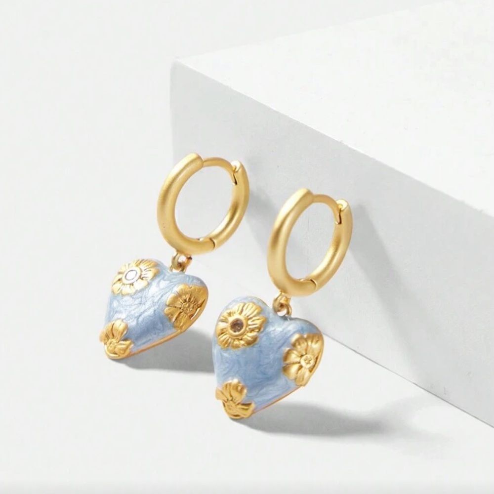 Gold and Blue Heart Earrings Q379 - Picture 2 of 6